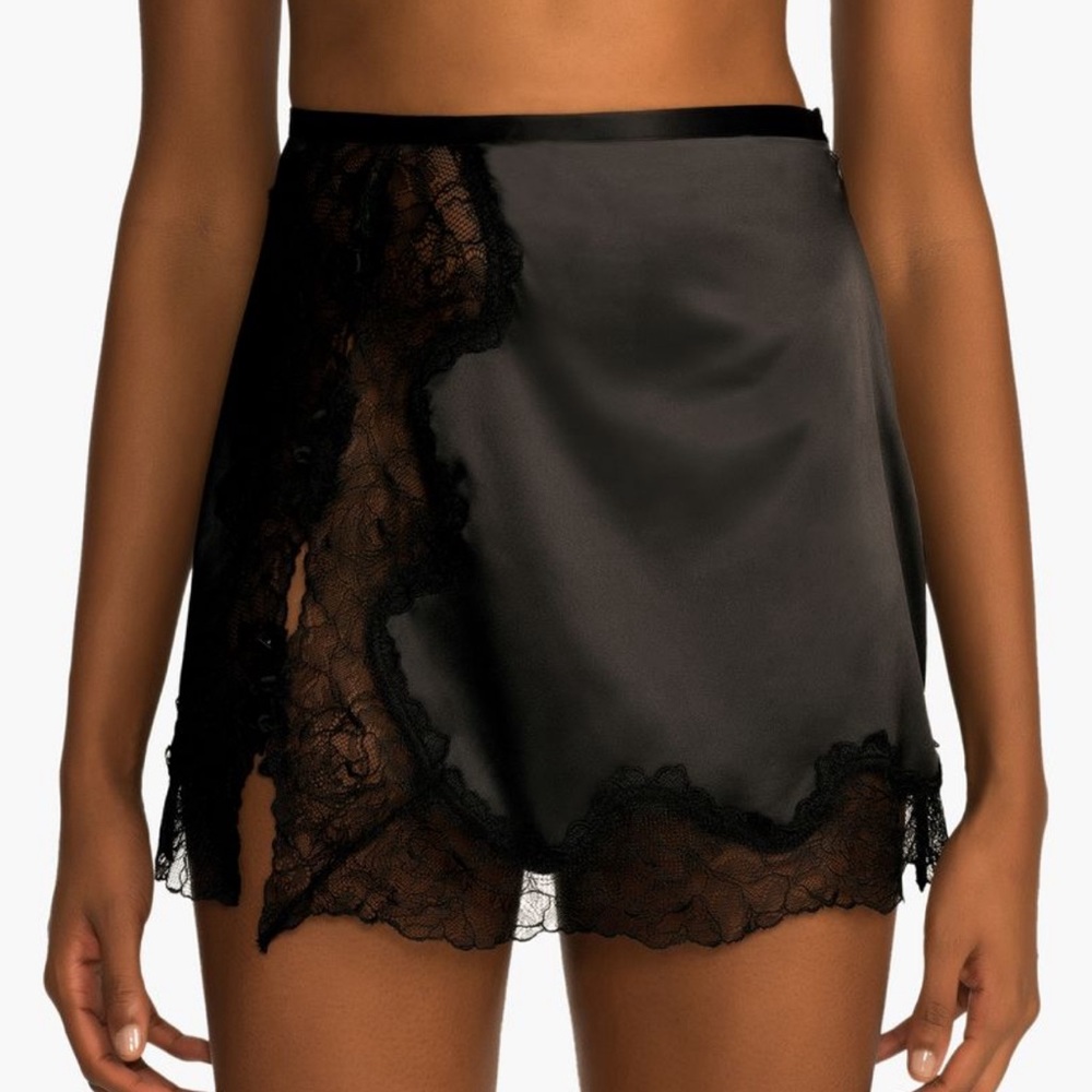 Savage X Fenty Black Lace Mini Skirt